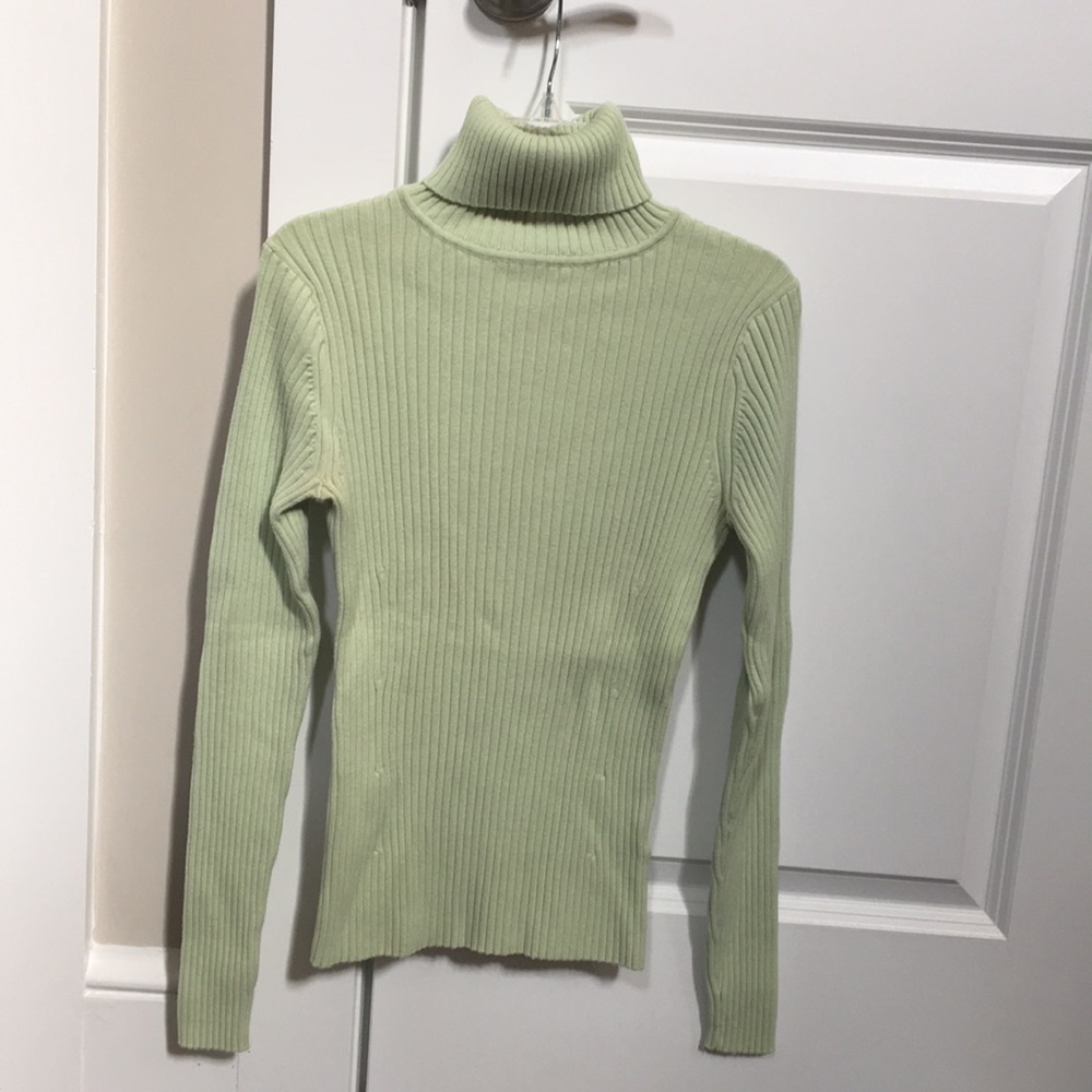 GAP Green Turtleneck